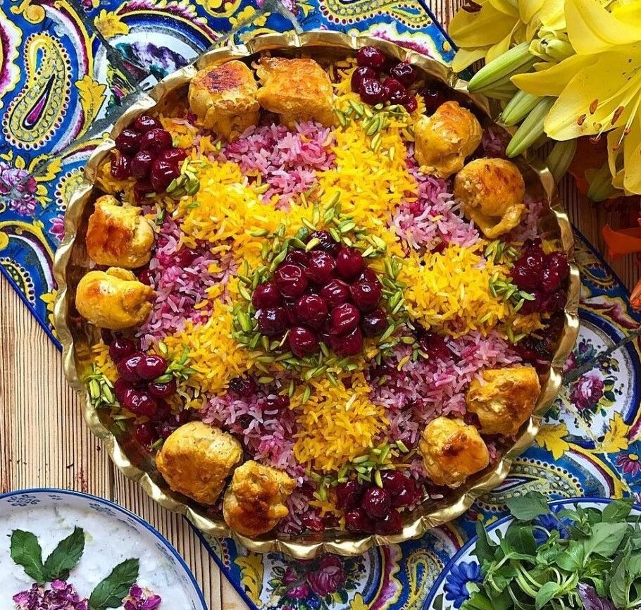 طرز تهیه آلبالوپلو؛ طعمی که فراموش نمی‌شود