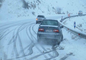 تردد در برخی محور‌های اورامانات با زنجیر چرخ امکان پذیر است