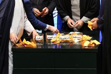 نماینده مجلس: مجلس سیاست‌های قانون انتخابات مجمع تشخیص را تبدیل به قانون می‌کند/ انتخابات از حالت یک قطبی خارج می‌شود