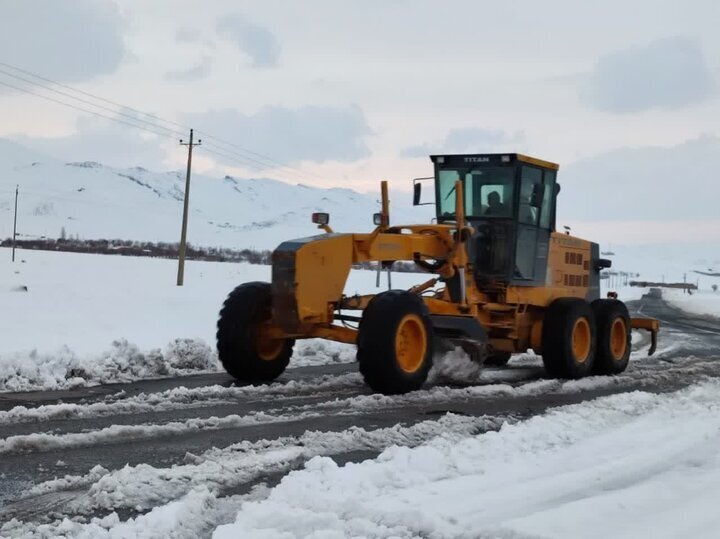 بارش برف در برخی محورهای پاوه به بیش از ۴۰ سانتی متر رسید